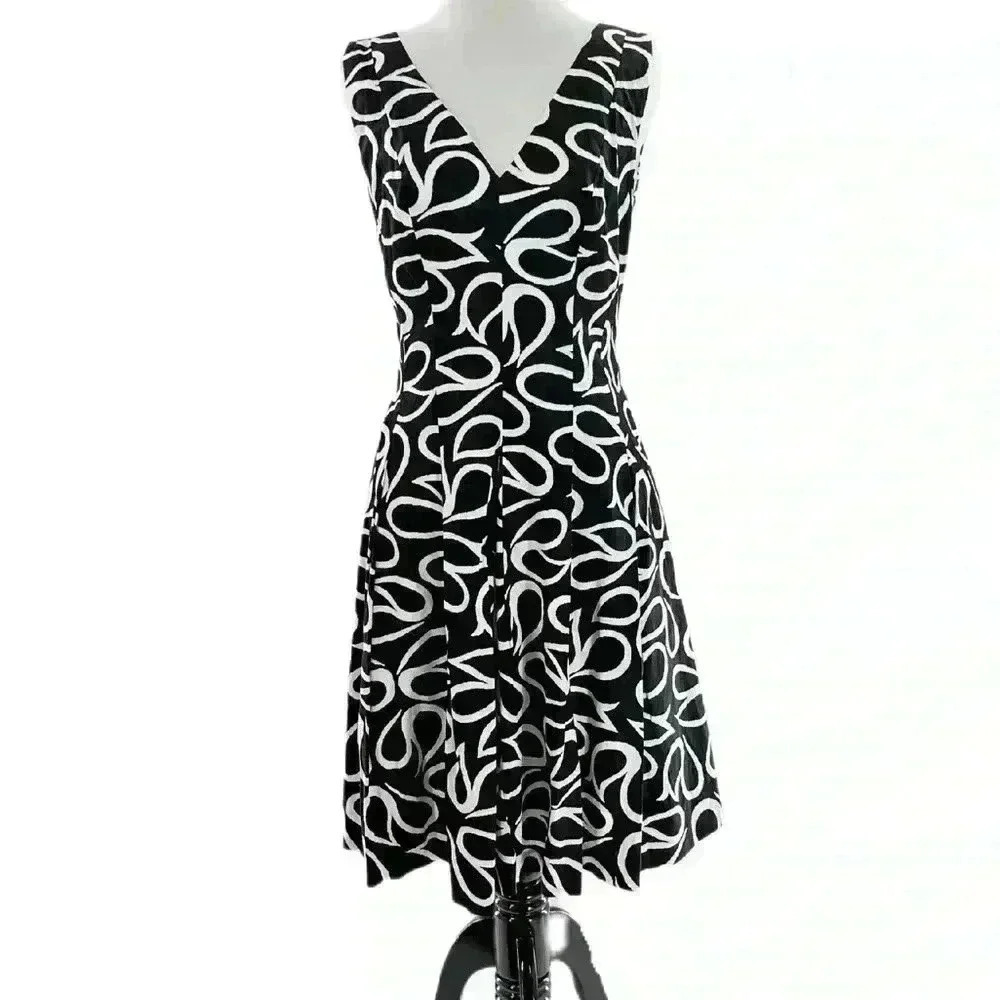 Anne Klein womens dress size 2 black white funky floral v neck pleated